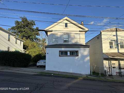 92 Hillside Street, Beach Haven, PA 18702