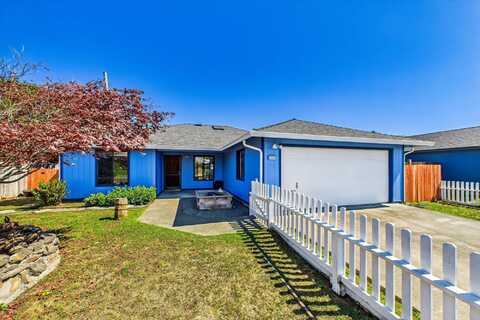 2765 Blue Bird Lane, McKinleyville, CA 95519