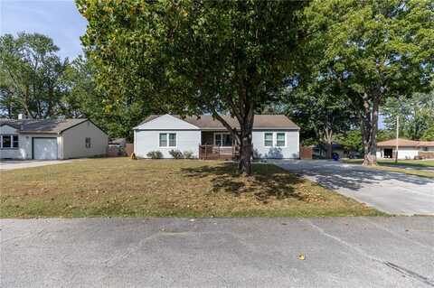 701 17th Street, Blue Springs, MO 64015