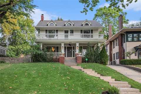 424 Huntington Road, Kansas City, MO 64113