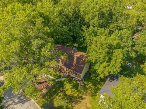 6607 QUAIL RUN Drive, Parkville, MO 64152