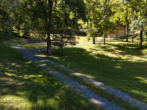 2554 GEORGES RUN Road, Shawsville, VA 24162