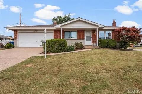 9920 Casa Rosa Drive, Affton, MO 63123