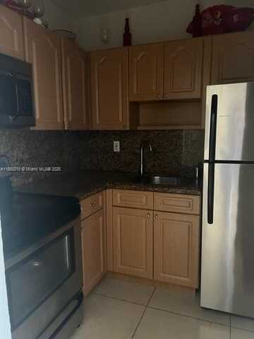 8007 W 6th Ave, Hialeah, FL 33014