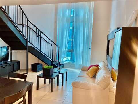 300 S Biscayne Blvd, Miami, FL 33131