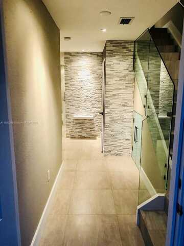 10704 NW 88th Ave, Hialeah Gardens, FL 33018