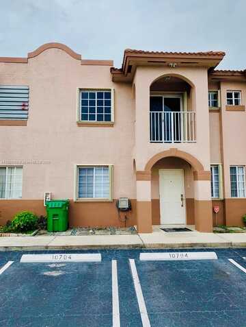 10704 NW 88th Ave, Hialeah Gardens, FL 33018