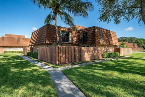 2551 Lakeview Ct, Cooper City, FL 33026