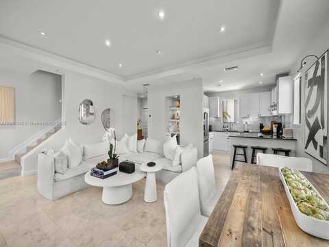 5864 SW 74th Ter, South Miami, FL 33143
