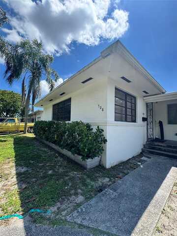 500 NE 136th St, North Miami, FL 33161