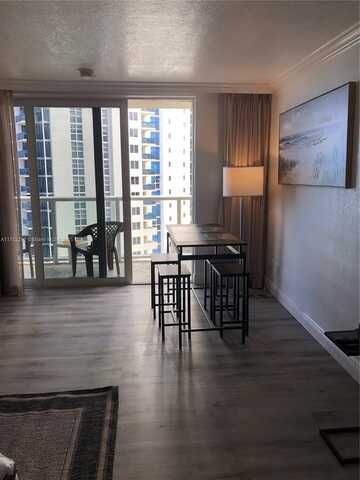 19201 Collins Ave, Sunny Isles Beach, FL 33160