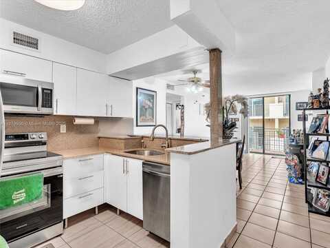 546 SW 1st St, Miami, FL 33130