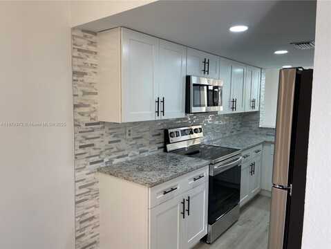 2961 SW 87th Ave, Davie, FL 33328