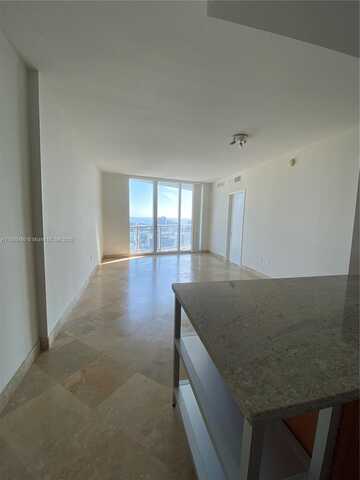 185 SW 7 ST, Miami, FL 33130