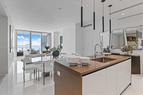 300 Biscayne Blvd Way, Miami, FL 33131