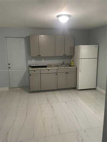 2785 NW 59th St, Miami, FL 33142