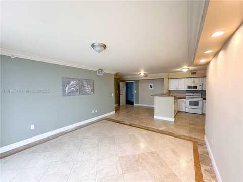 1155 Brickell Bay Dr, Miami, FL 33131