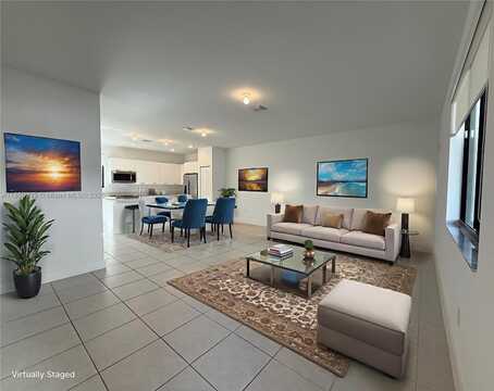4654 NW 83rd Pkwy, Doral, FL 33166
