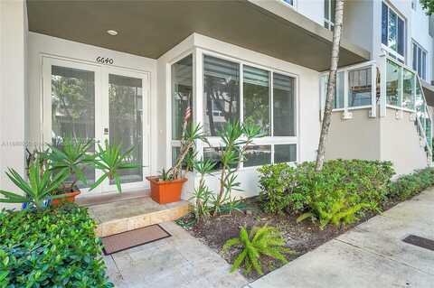 6640 NW 105th Pl, Doral, FL 33178