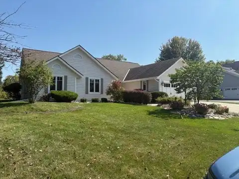 W151n7546 Wood View Dr, Menomonee Falls, WI 53051