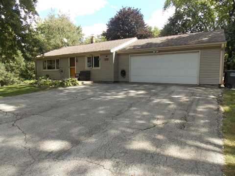 7618 S North Cape Rd, Franklin, WI 53132