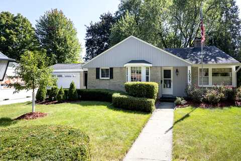 1037 Windsor Dr, Waukesha, WI 53186