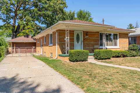 7257 State, Center Line, MI 48015
