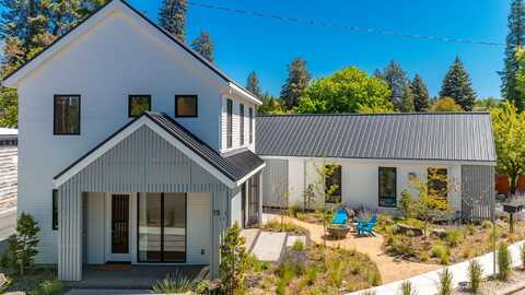 15 NW St Helens Place, Bend, OR 97703