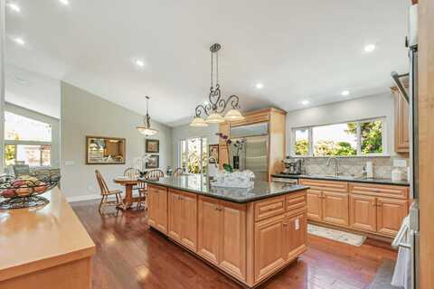 10881 Barranca DR, CUPERTINO, CA 95014