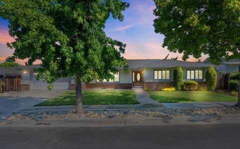 1050 Juniper DR, HOLLISTER, CA 95023