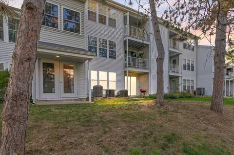 12 Walden Dr, Natick, MA 01760