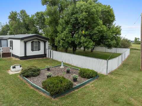 33 Main Street, Des Lacs, ND 58733