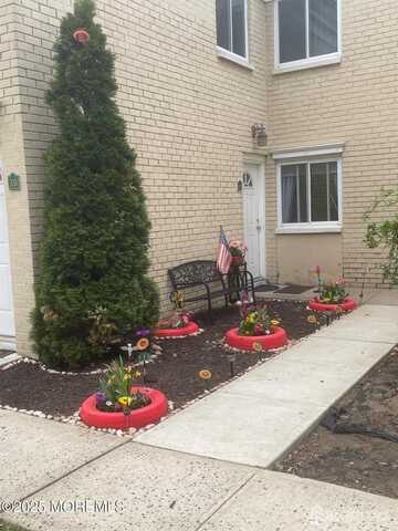 7 Lake Avenue, East Brunswick, NJ 08816