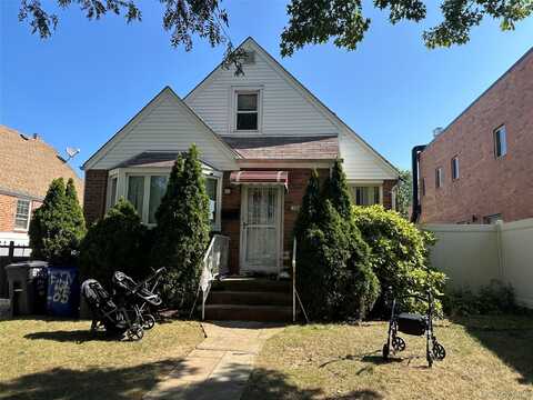 8343 258th Glen Oaks Street, Floral Park, NY 11004