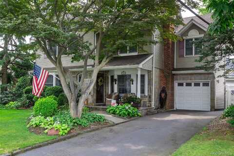 14 Magnolia Drive, New Hyde Park, NY 11040