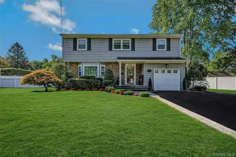 8 Gerek Avenue, West Islip, NY 11795