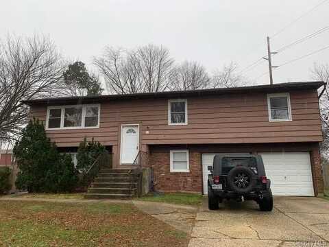 16 Broadway, West Babylon, NY 11704
