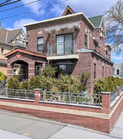 125-19 14th Avenue, College Point, NY 11356