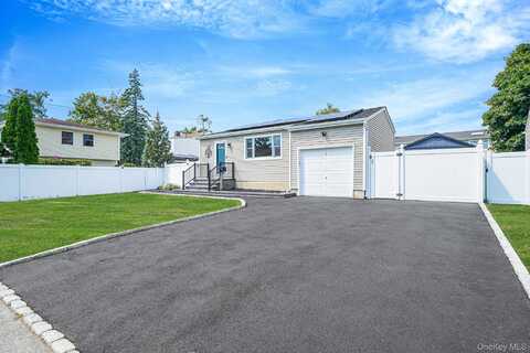 369 Columbus Avenue, West Babylon, NY 11704