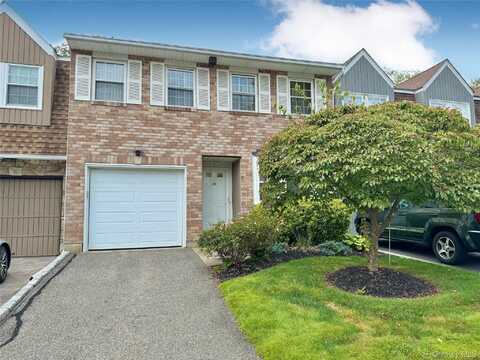 45 W Aspen Drive, Woodbury, NY 11797