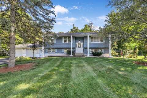 5 Mohican Court, Salisbury Mills, NY 12577
