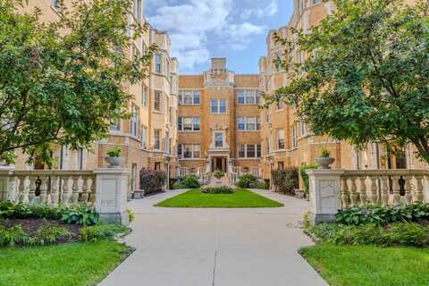 241 Washington Boulevard, Oak Park, IL 60302