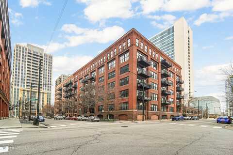 520 W Huron Street, Chicago, IL 60654