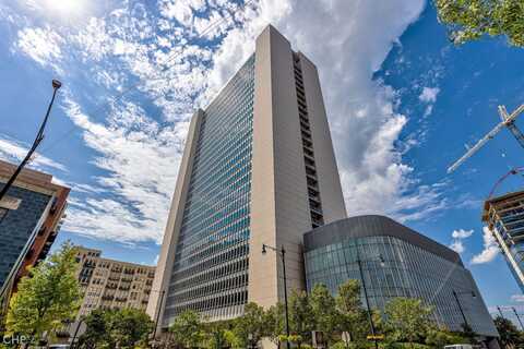500 W Superior Street, Chicago, IL 60654