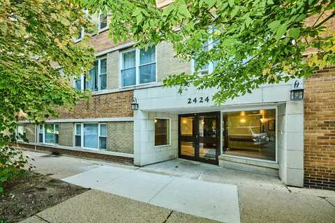 2424 W Estes Avenue, Chicago, IL 60645