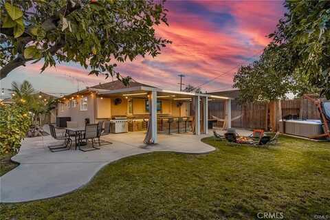 518 S Forest Avenue, Santa Ana, CA 92703