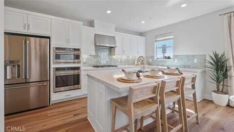 732 Edward Scholle Drive, Camarillo, CA 93010