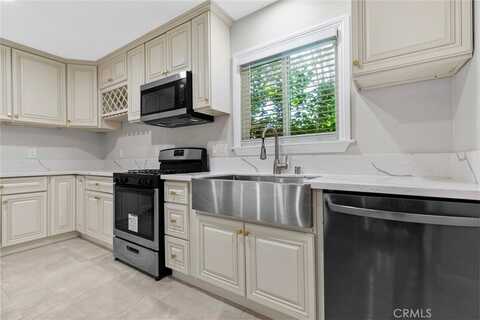 6711 Rhea Avenue, Reseda, CA 91335