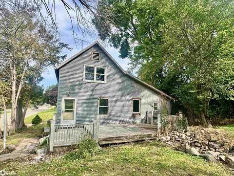 215 N 10th Street, Forest City, IA 50436