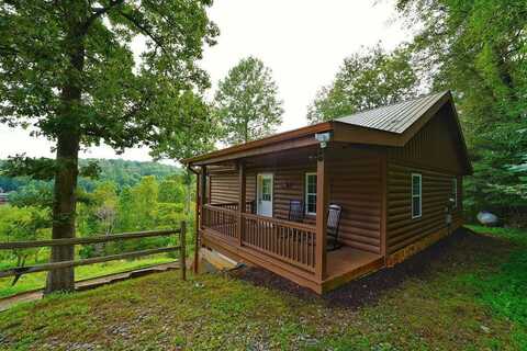 152 Cowboy Way, Mineral Bluff, GA 30559